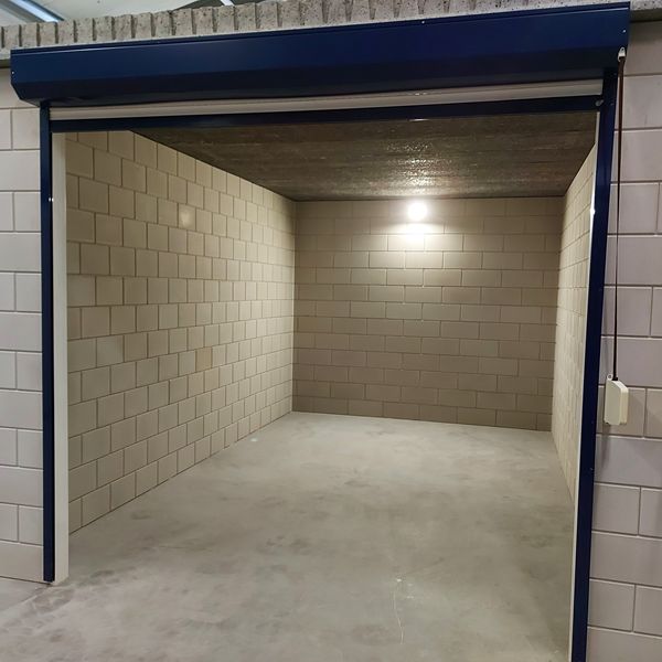 Opslagruimte huren – droog en veilig Lege opslagruimte met roldeur – opslagruimte huren bij Eenvoudig Mobiel Opslaan